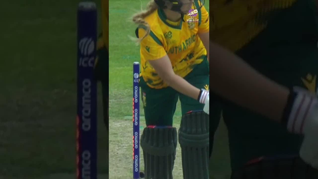 BOWLED! An absolute jaffa from Kim Garth to dismiss Annerie Dercksen 🤯 #T20WorldCup