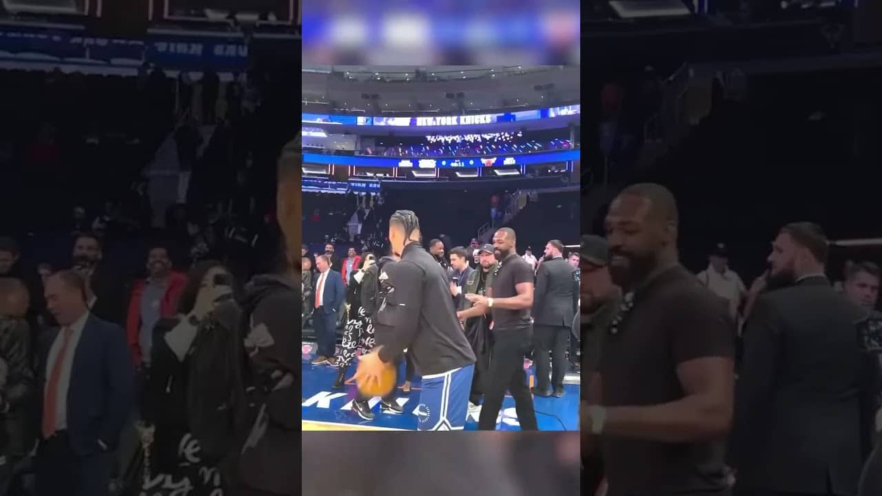 When Jon Jones linked with the Knicks before his fight in 2024 🏀 (via @nyknicks/TT)