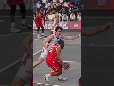 That was a nasty ankle breaker 🥶 Via: FIBA3x3 #3x3Basketball #3x3Asia