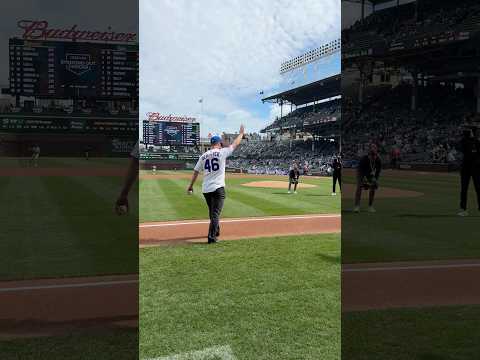 Jonathan Toews throws the first pitch at the @c@cubsame!