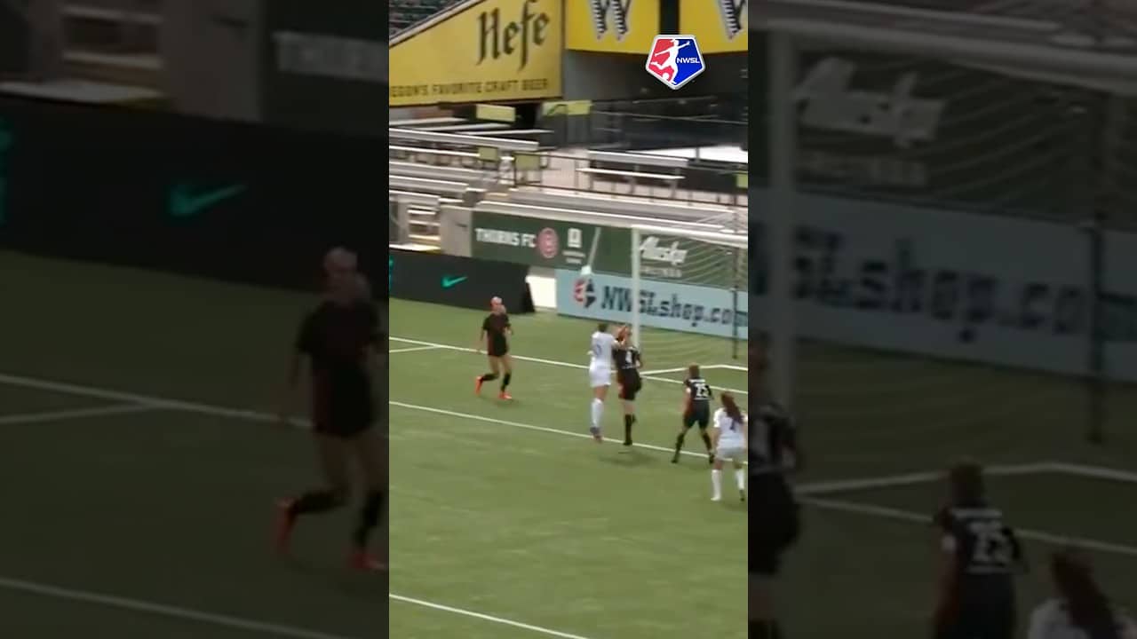 Carly Lloyd with a picture-perfect header. ⚽