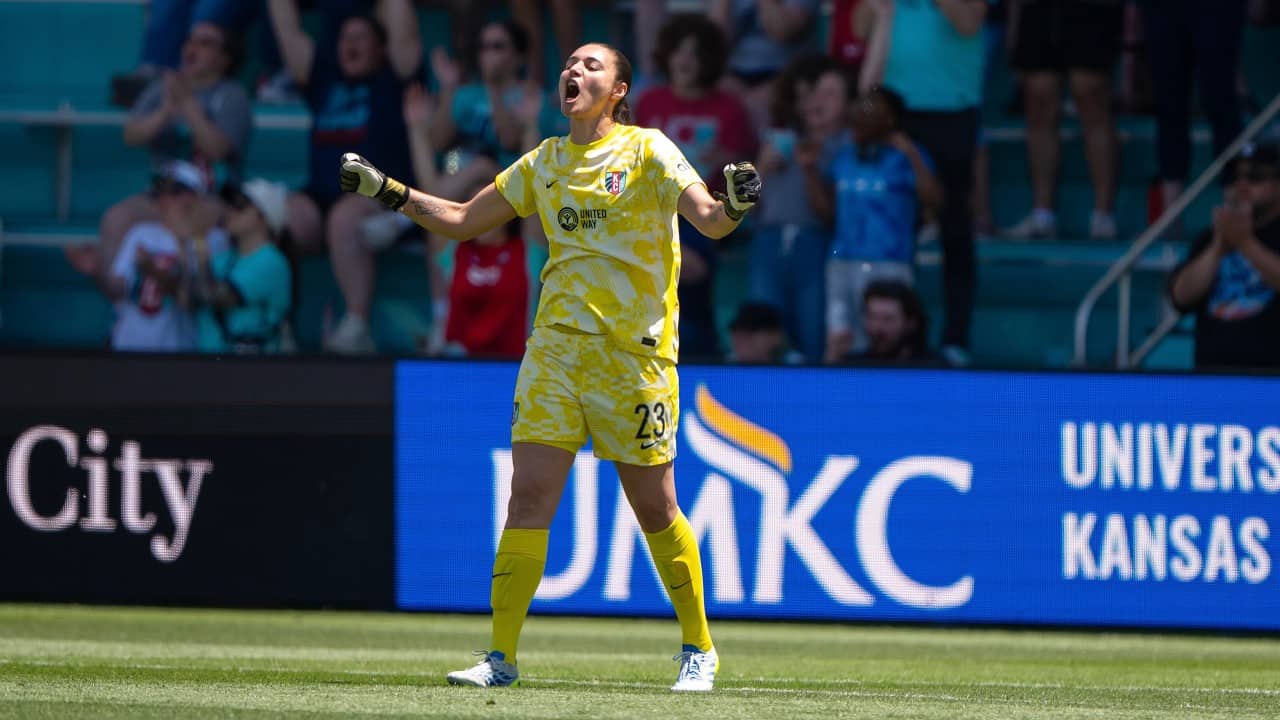 Lorena vs Portland Thorns | Hy-Vee Save of the Match
