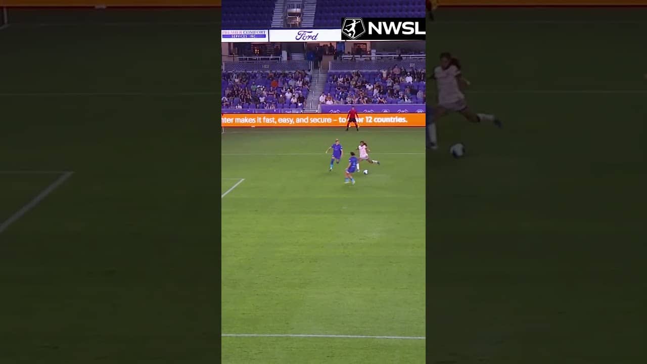 A one-woman counterattack 🔥 Sveindís Jónsdóttir ⚽️