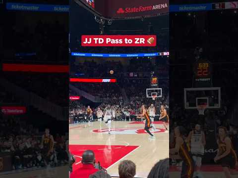 Jalen put it on the money for Zacch to slam home! #nba #hawks #jalenjohnson #zaccharierisacher