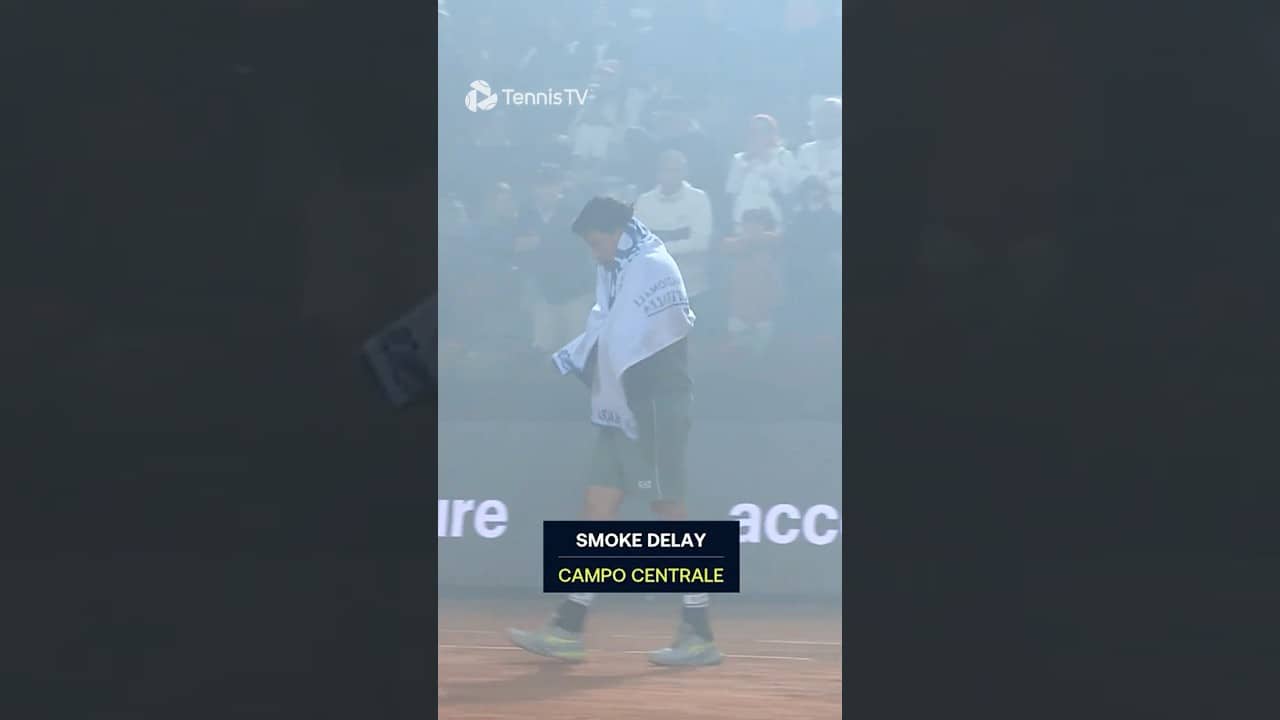 BIZARRE Scenes As Smoke From Football Delays Tennis Match 💨😳