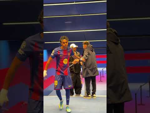 Jordi Alba is back at Spotify Camp Nou 💙❤️ #shorts #fcbarcelona #ucl