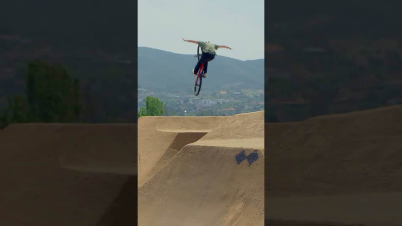 Max making it LOOK easy 😮‍💨 #shorts #mtb