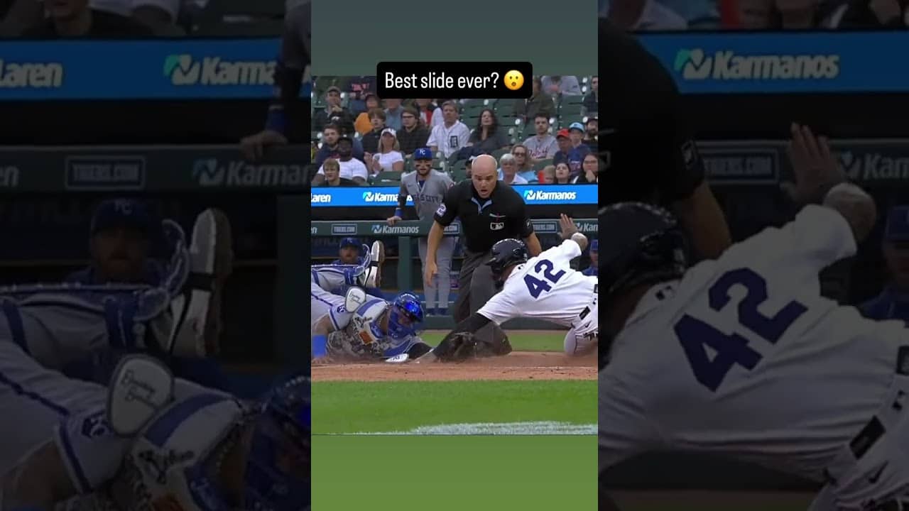 Javy Baez somehow avoids the tag 🔥