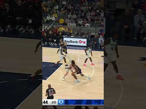 Andrew Nembhard tonight against the Hornets (20 PTS, 7 AST, 3 REB)