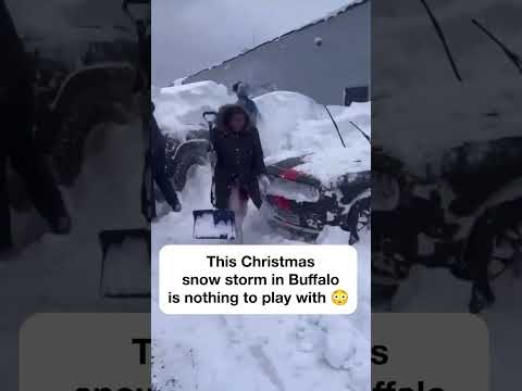 When Bills players returned home on Christmas to this scene a few years ago 🤯 (via @d.ham3/IG)