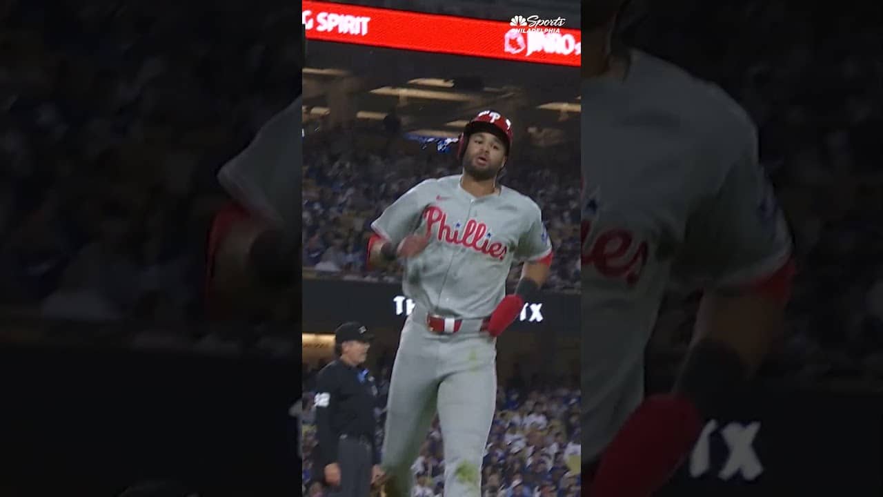 RBI base knock from Bryce makes it a 1-run game 👀