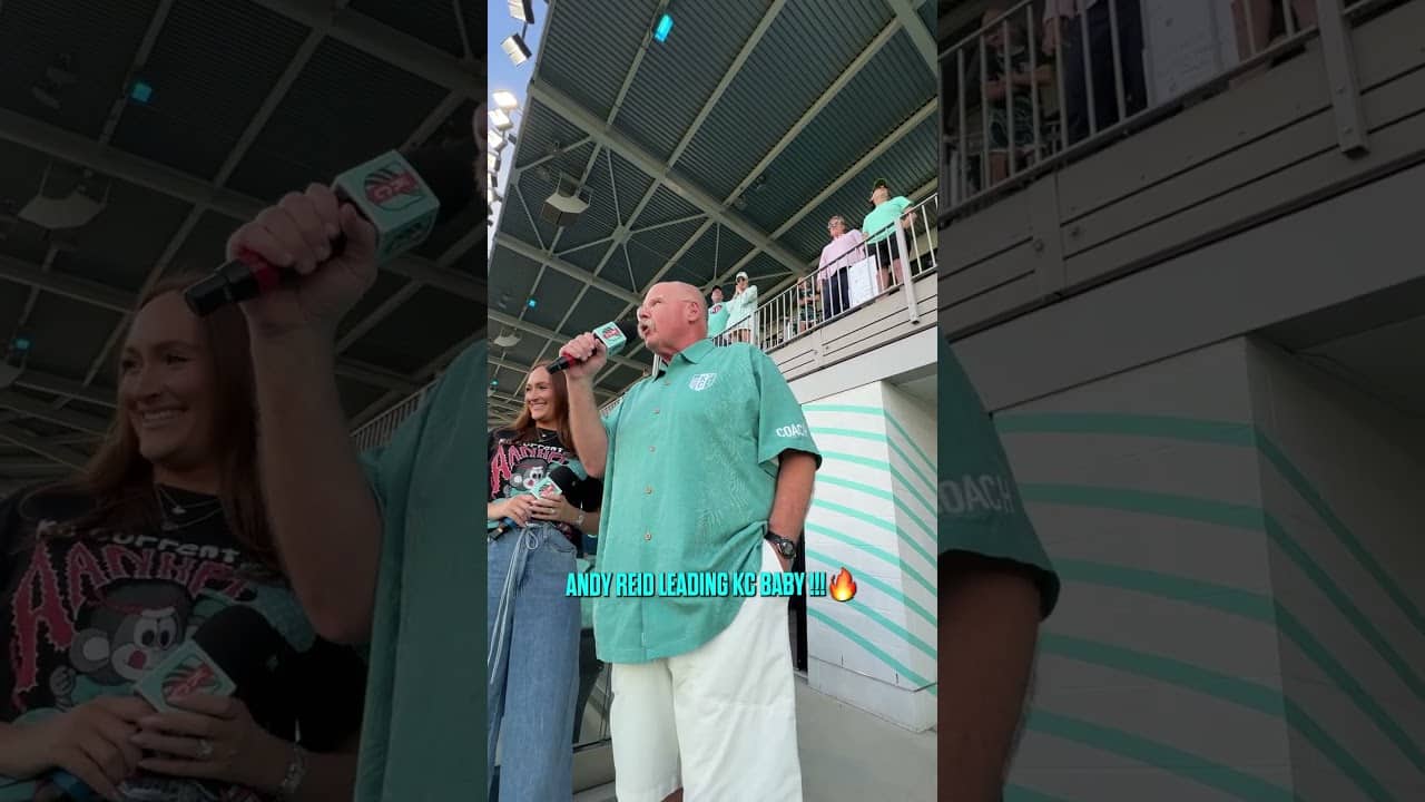 Big Teal reppin' 🗣️ #nwsl #soccer #andyreid #kansascity #nfl