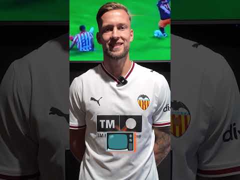 🦇⚡️ Quick Test: conoce el lado más personal de Justin de Haas | VALENCIA CF