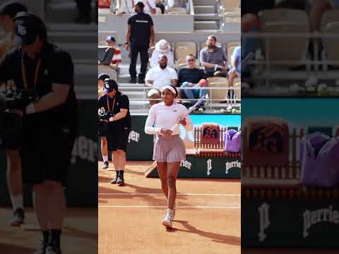 Our reigning champ is back on court Philippe-Chatrier, against Anastasia Potapova 🔜 👑 #RolandGarros