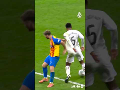 🚀 Goals from outside of the box? Yes, please! #RealMadrid #goals