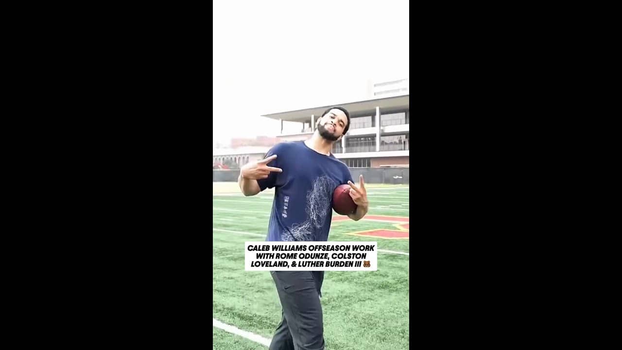Caleb Williams Links Up With Bears Pass Catchers