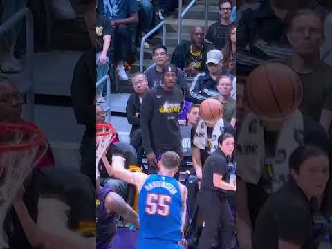 LeBron with the block on Hartenstein ⛔️