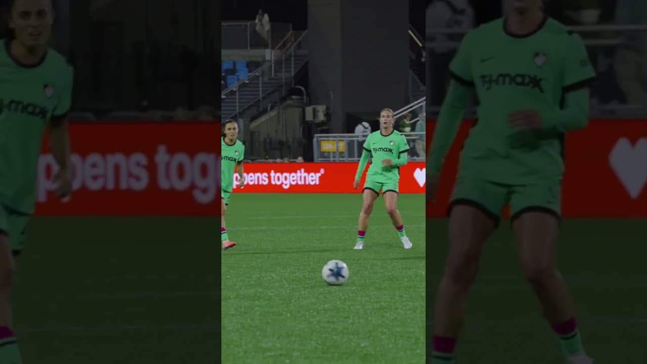Just watch the ball… and WAIT for it 😭⚔️