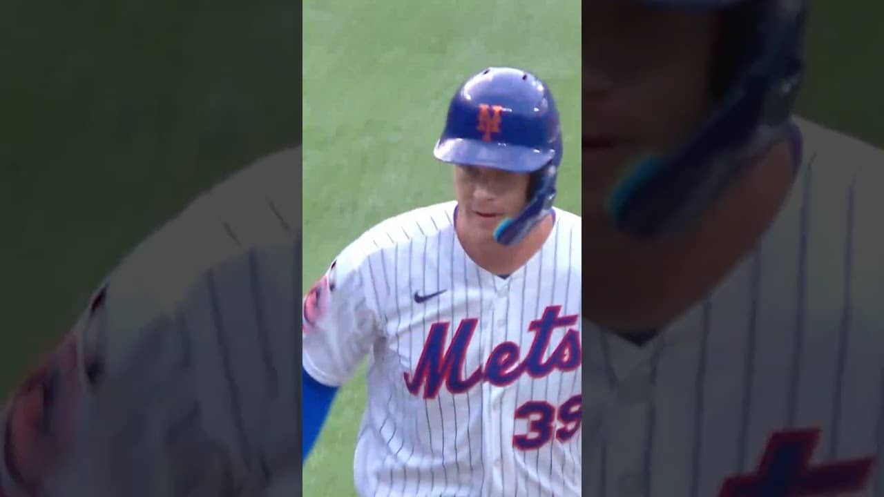Eric Wagaman's first Mets hit is a home run! 👏