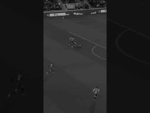 Schade never skips gym 😏 | Brentford v Bournemouth