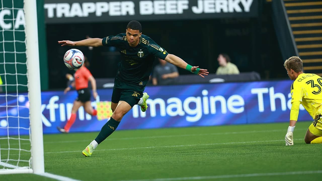 GOAL | Kevin Kelsy finishes off great team goal against SKC