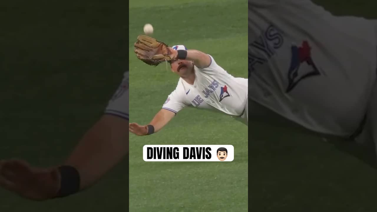 Davis Schneider with an incredible all-around play 😤 #MLB #Toronto #BlueJays