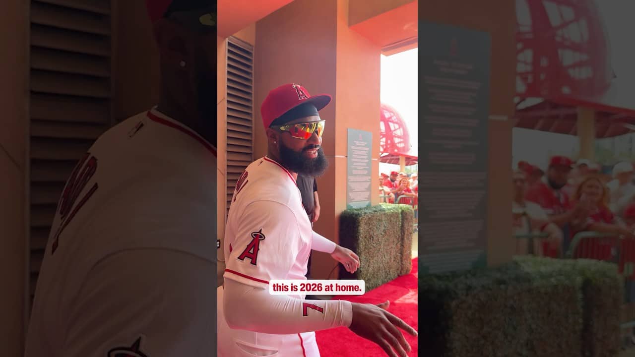 Jo Adell’s Red Carpet POV 🤩