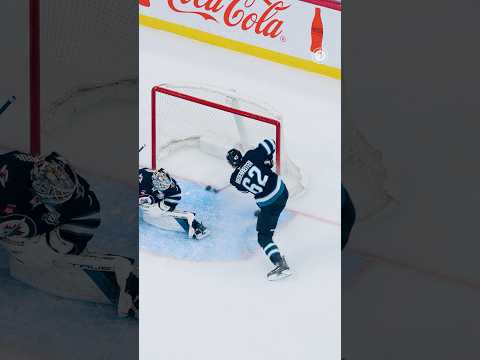 NINO NIEDERREITER SAVE OF THE YEAR 😱 #gojetsgo