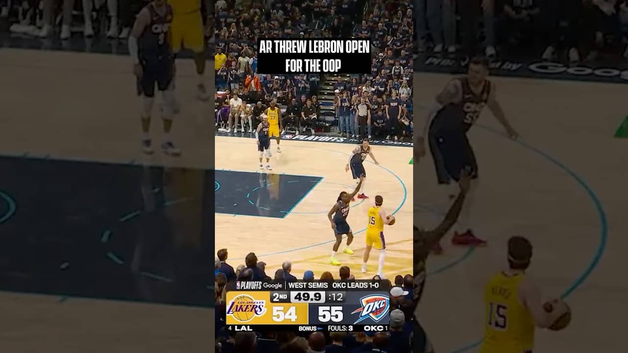 10000 IQ play from Austin and LeBron #lakers #NBAPlayoffs