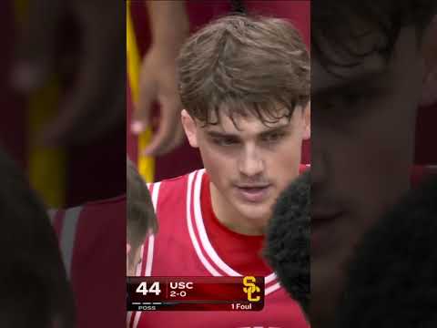 This And-1 knocked the defenders’ shoe off 👟