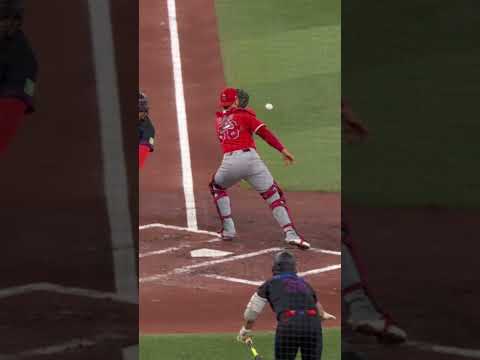 Vladimir Guerrero Jr. with the smooth slide 😮‍💨