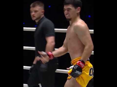 Next-Level Reflexes 😎 Aslamjon Ortikov and Yodthongthai were dodging shots at ONE Friday Fights 78!