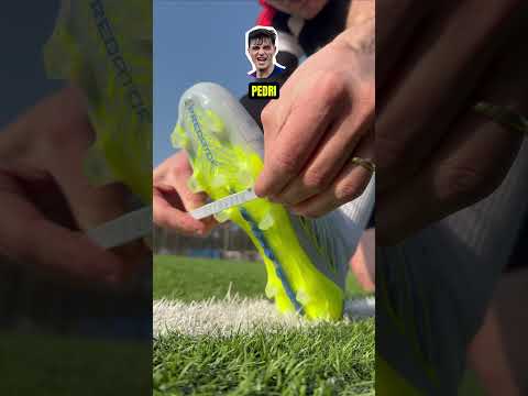 How pros wear their Predator tongues