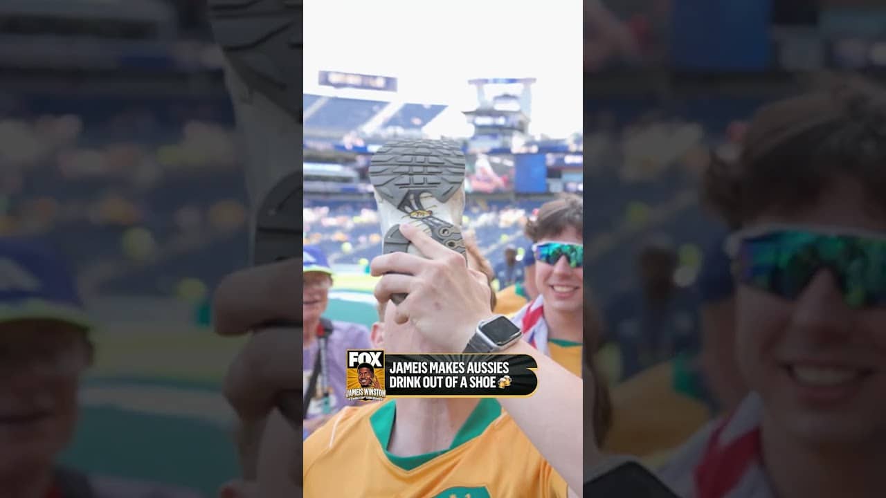 Jameis Winston introduces Australia fans to the shoey #JameisOnFox