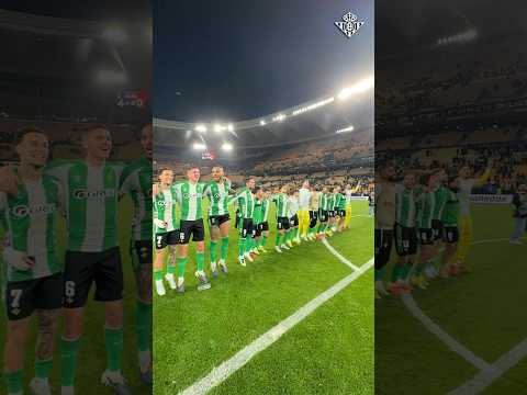 FIESTA en la grada, FIESTA en el césped 🤪💚 #realbetis #shorts