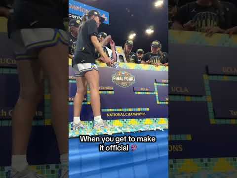 The Bruins are national champions‼️