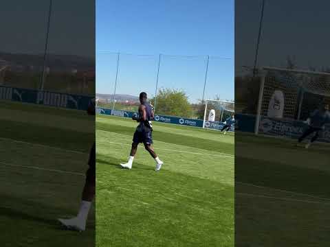Calentando botas y guantes 👊 #goazenglorioso #futbol #alaves