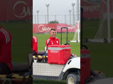 🤣 Odysseas al volante 🚨🚘 #training #football #sevillafc #shorts