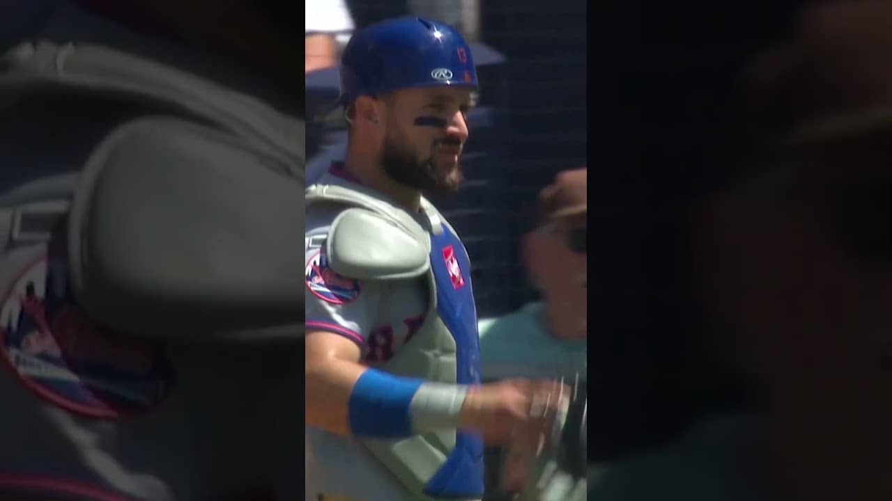 Luis Torrens throws out Fernando Tatis Jr. 😤