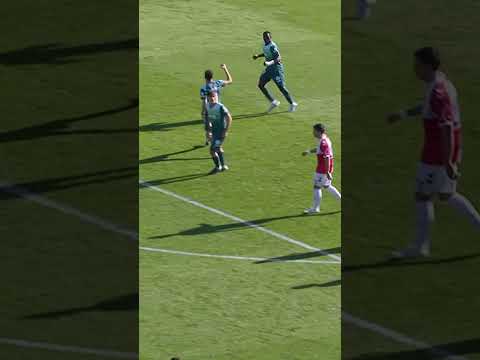 Primer gol con el Glorioso y en #LALIGAEASPORTS ¡Ángel prendió la mecha del #CeltaAlavés! 💣