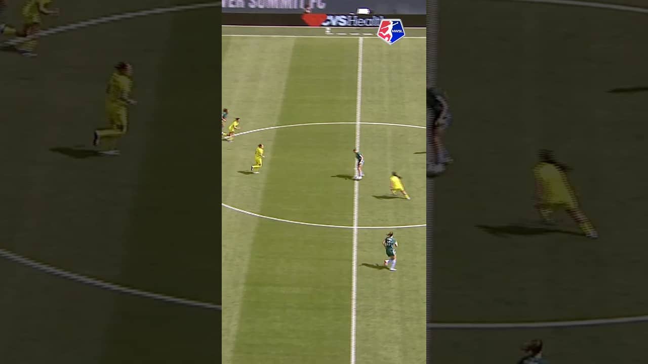 A simple turn, executed perfectly. 🎯 Natasha Flint ⚽️ #nwsl #soccer #football
