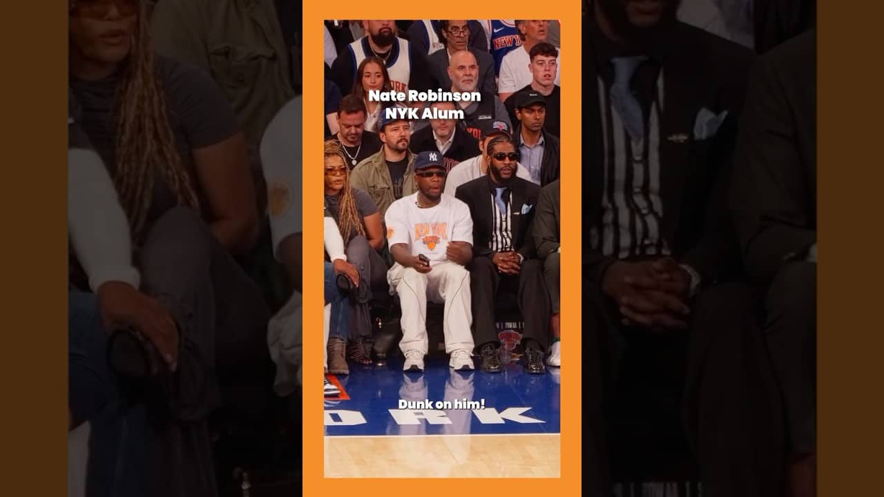 nate is just like us 😂 #nba #nyknicks #naterobinson #nbaplayoffs