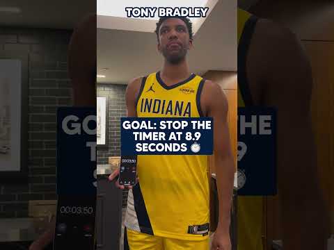 Tony Bradley Tries to Stop the Timer at 8.9 Seconds ⏱