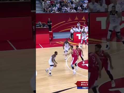 That Kemba Walker crossover was deadly 🔥 #FIBAWC