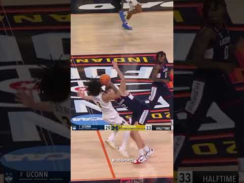 Should this have been three free throws? #uconn #michiganbasketball