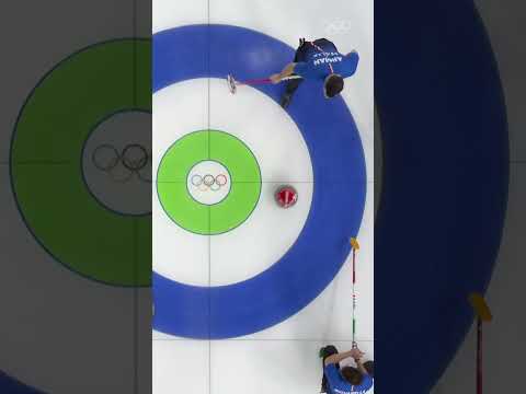 Team Canada take the victory 8-3 against Italy in the #Curling men's round robin! 🥌