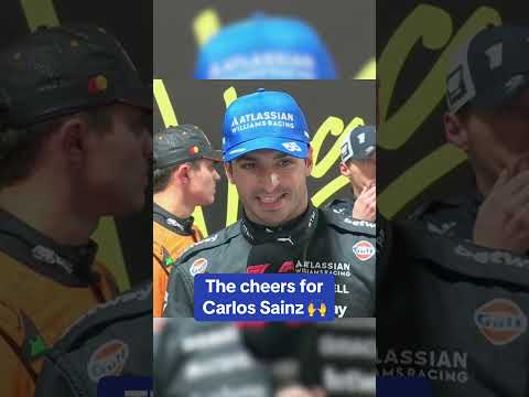 Cheers for Carlos after his P3 👏