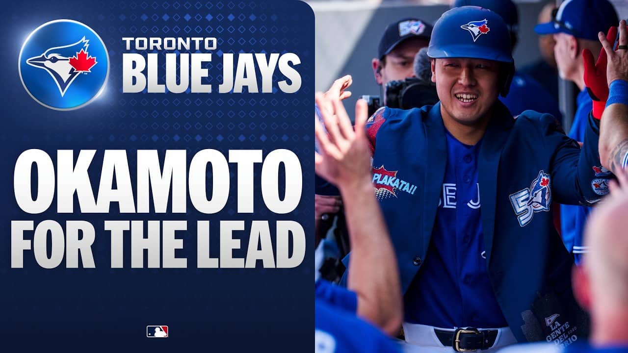 KAZUMA OKAMOTO FOR THE LEAD! He drills a go-ahead solo homer in the 6th for the Blue Jays 😮‍💨