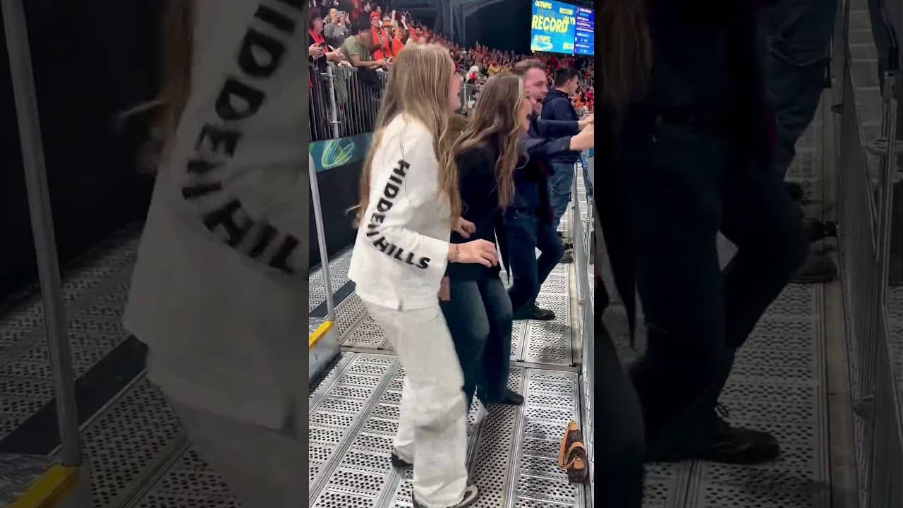 This is how Jutta Leerdam's siblings celebrated her Olympic gold 🥇✨| 📹: merelleerdam #Olympics