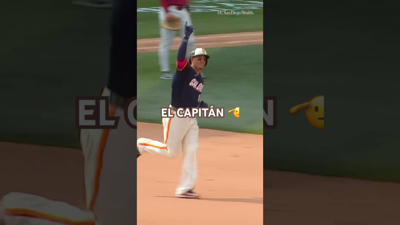 El Capitán 🫡 #mlb #padres #sports #baseball #homerun #mexicocityseries #highlights #mannymachado